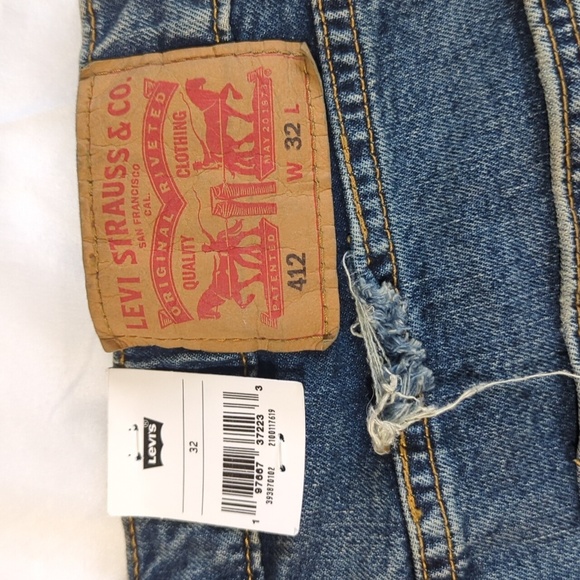 Levi's Classic Blue Denim Shorts32 W MRSP $50 - Picture 3 of 8